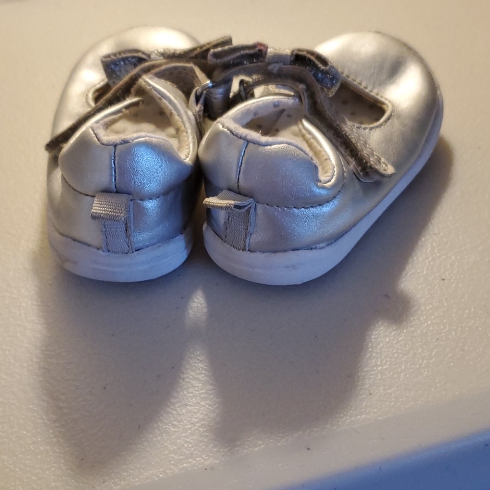 Carters brand gray little girl shoes. - Picture 3 of 3